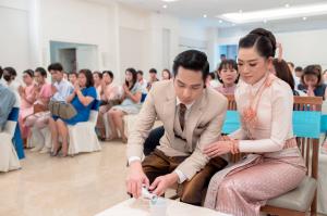 ชุดไทยเจ้าสาว ชุดไทยจักรพรรดิ์ เช่าที่แบมบี้ เวดดิ้ง ห้วยขวาง